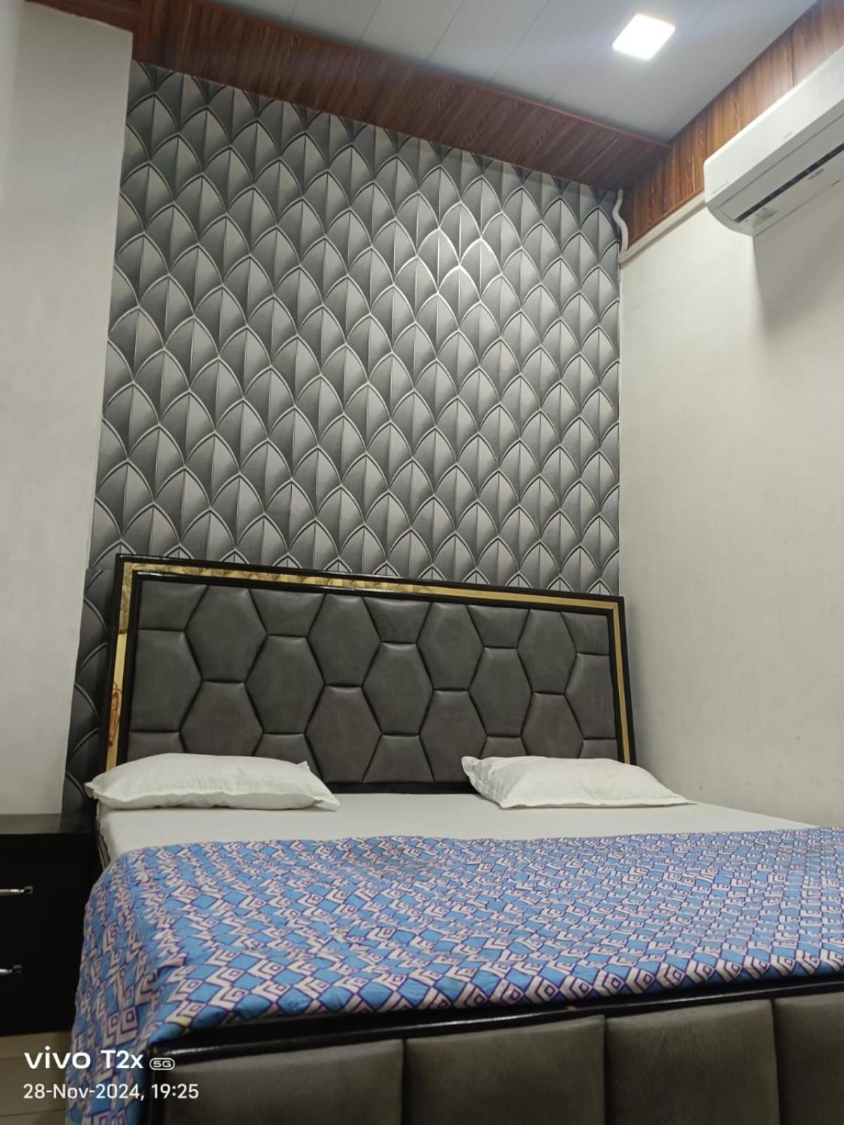Hari Krishnam Residency Mathura Exterior foto