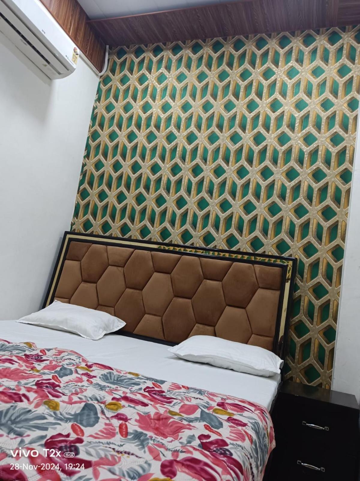Hari Krishnam Residency Mathura Exterior foto